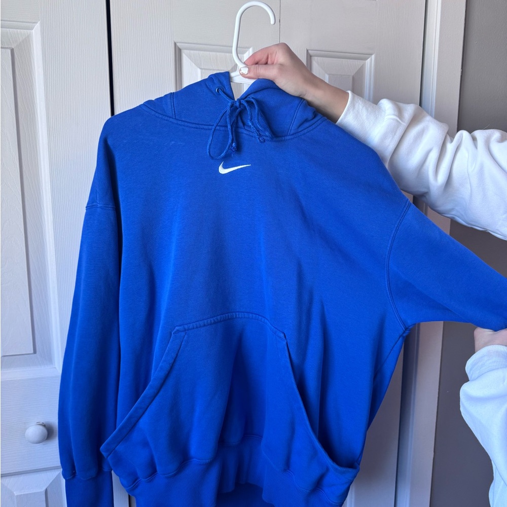 Nike Women's Blue Hoodie Sweater
